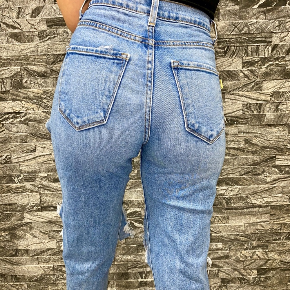 Ultra Distressed Jeans - Picture 3 of 3